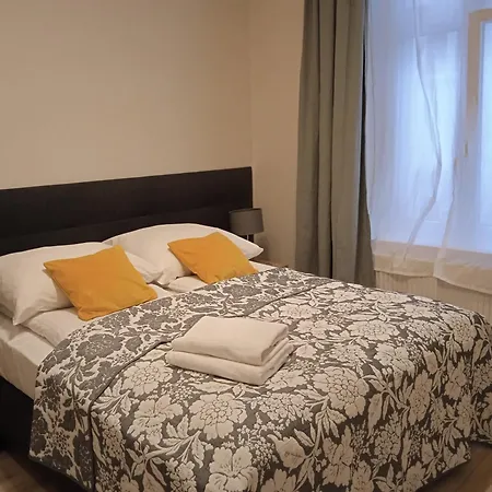 Old Town Apartments - B7-2