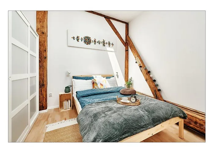 Sunny Apartment At The Heart Of Old Town