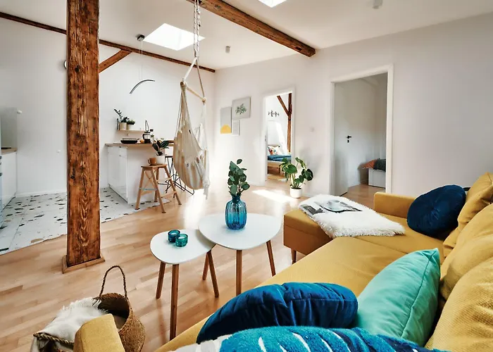 Sunny Apartment At The Heart Of Old Town